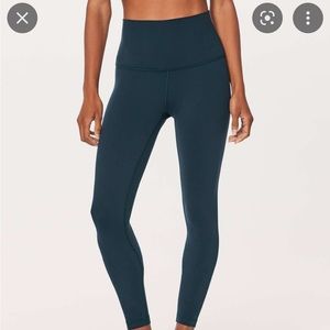 Lululemon Wunder under tight